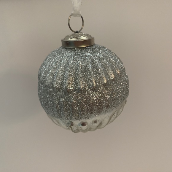 Martha Stewart Christmas Ornaments Glass 6 Silver Glitter Christmas Ornaments - Picture 7 of 10